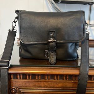 Black Shoulder Camera Bag in Genuine Leather